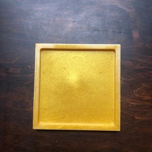 Gold resin ashtray